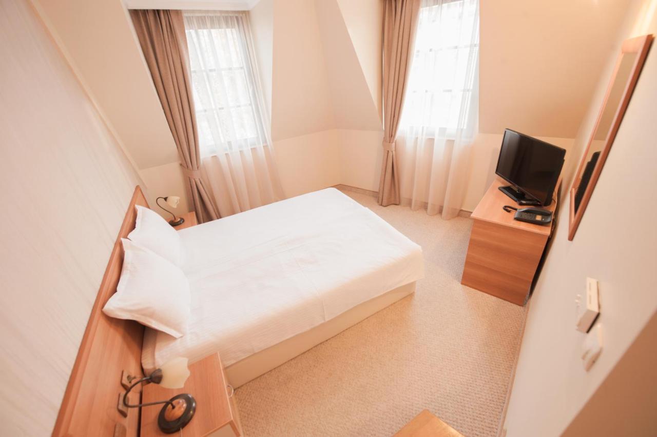 Hotel Central Svilengrad ภายนอก รูปภาพ